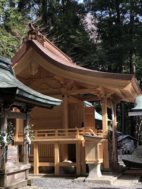 川合六社神社本社殿詳細へ